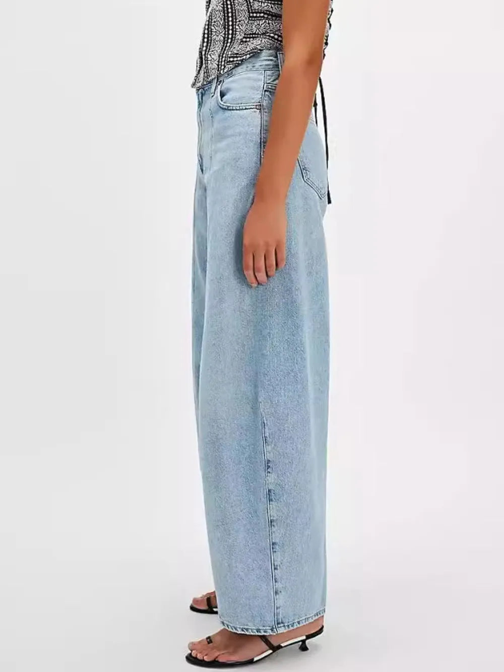 Wide Leg Jeans with Pockets